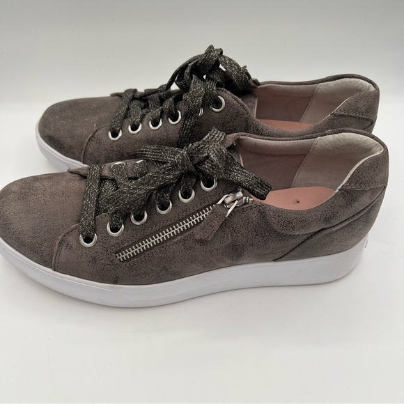 Munro Tilly's Charcoal Gray Leather Sneakers with Zipper Accent Size 9.5M - Picture 3 of 11